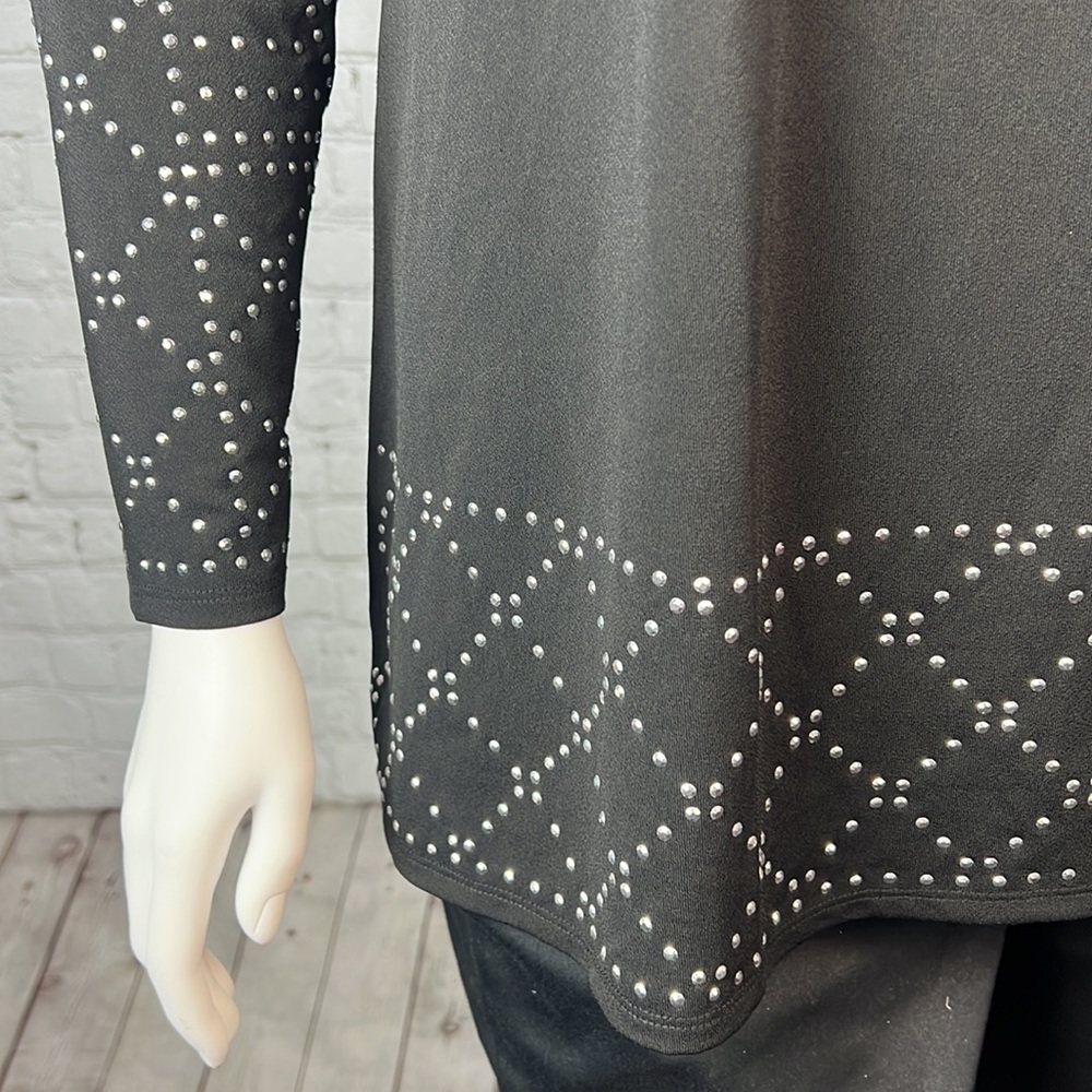 Belldini Black & Silver Studded Long Sleeve Top Plus Size 1X - Picture 6 of 6